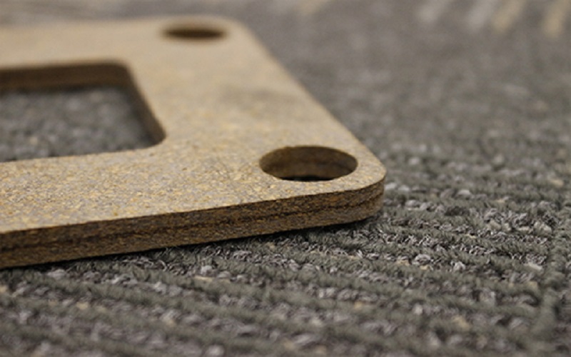 Cork gasket cutting